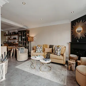 Cape Finest Located In De Waterkant Le Cap